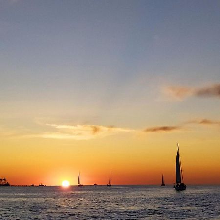 Be Local - Sleep Aboard The Santa Maria Sailing Boat In Lisbon Daire Dış mekan fotoğraf